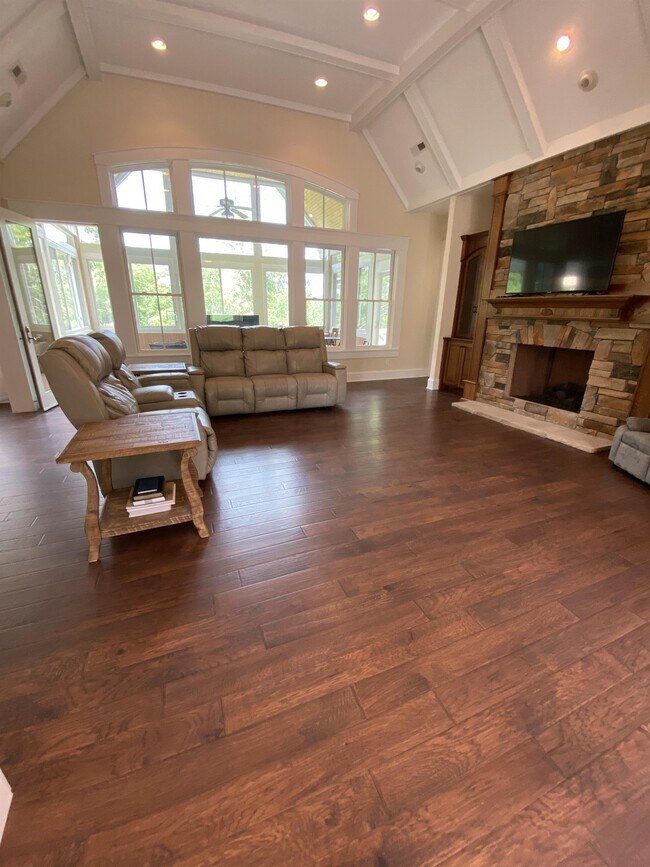 Building Photo - 65 Orvis Stone Cir