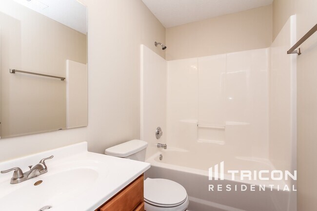 Building Photo - 6536 Emerald Ridge Ct