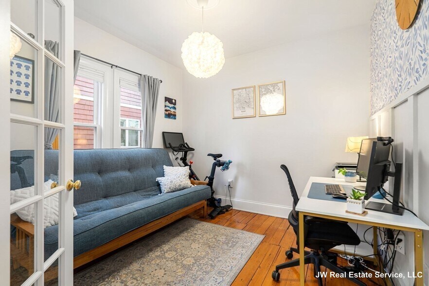 Building Photo - 4 Benson St