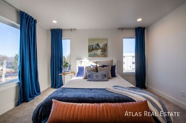 Building Photo - 3645 Verde Dr