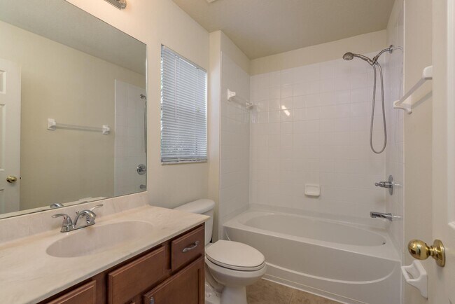 Building Photo - 4515 Fieldview Cir