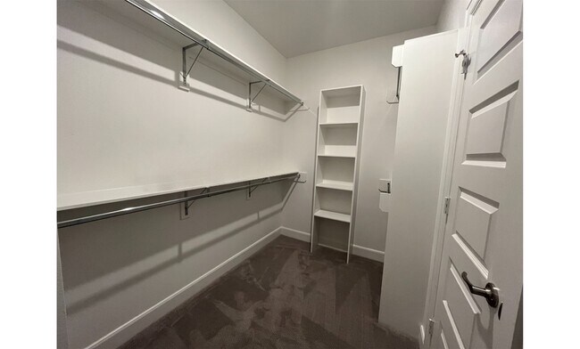 Building Photo - 2802 Grand Fountains Dr