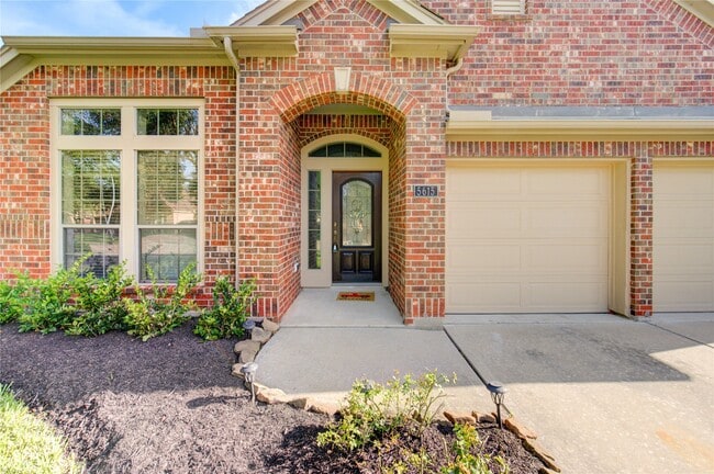 Building Photo - 5615 Stoneridge Ct