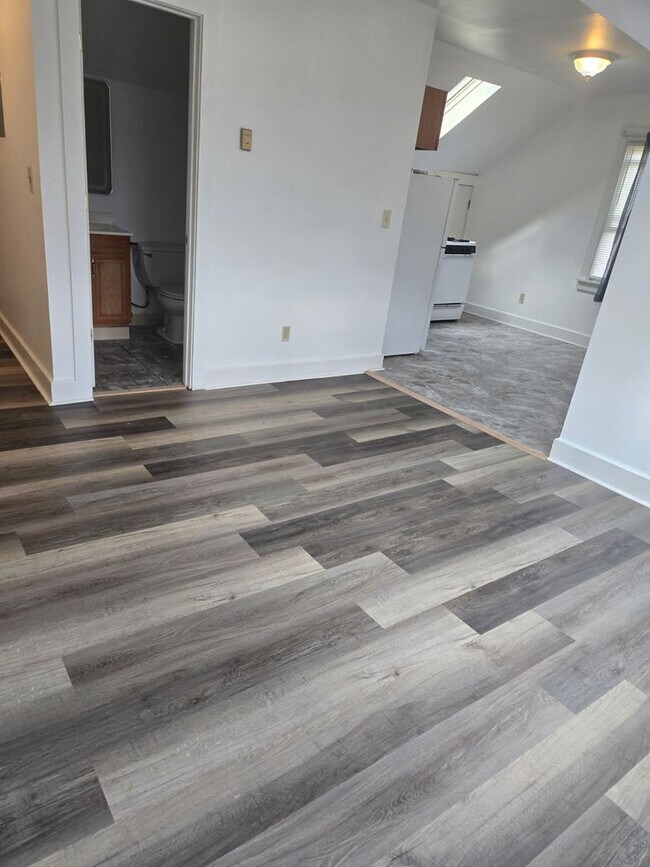 Building Photo - 3746 W 39th St