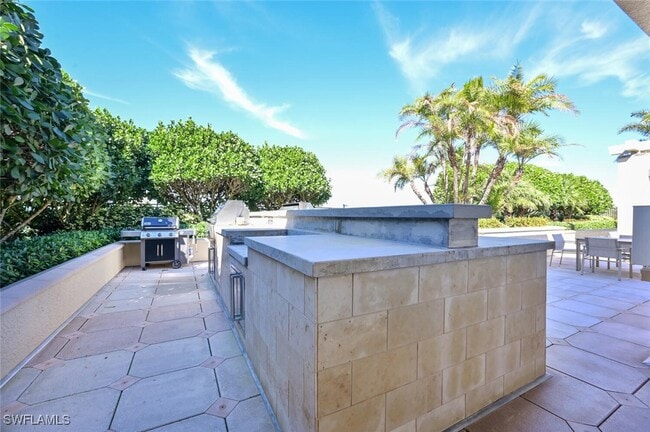 Building Photo - 9115 Strada Pl