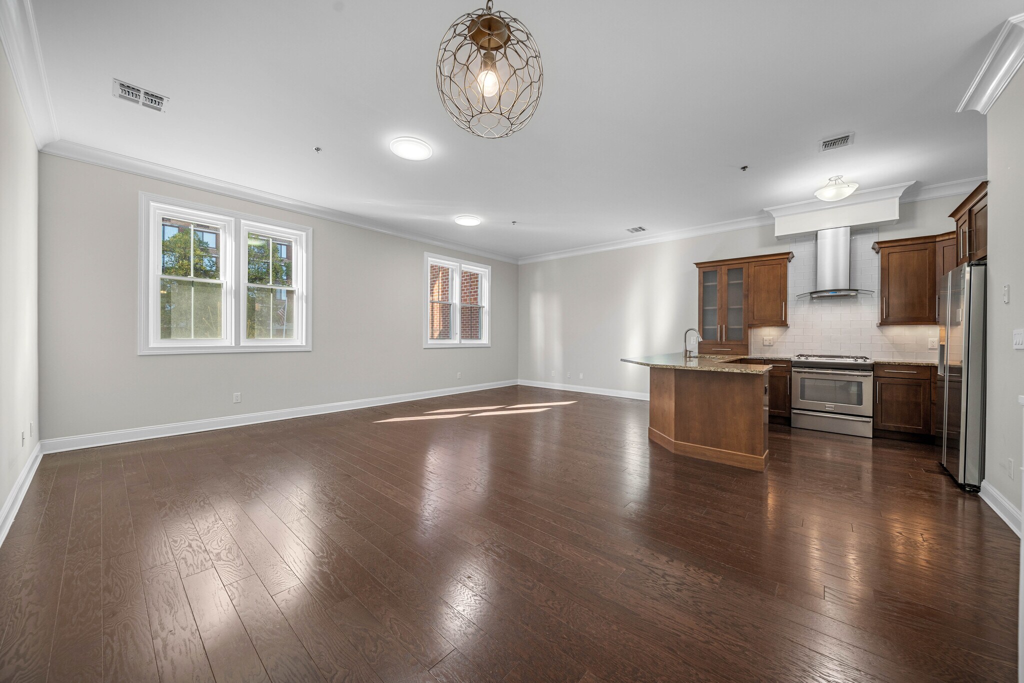 Building Photo - 1600 Kaufer Ln