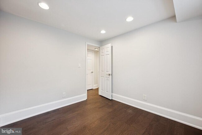 Building Photo - 2129 Florida Ave NW