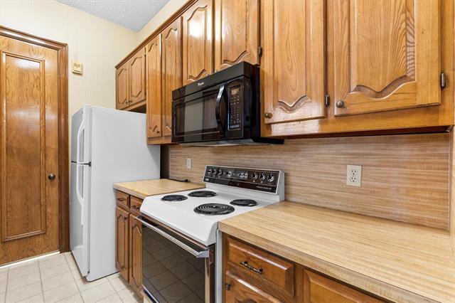 Building Photo - 5600 Willow Bend Ct