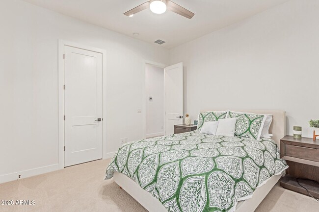 Building Photo - 13924 Dyer Ln