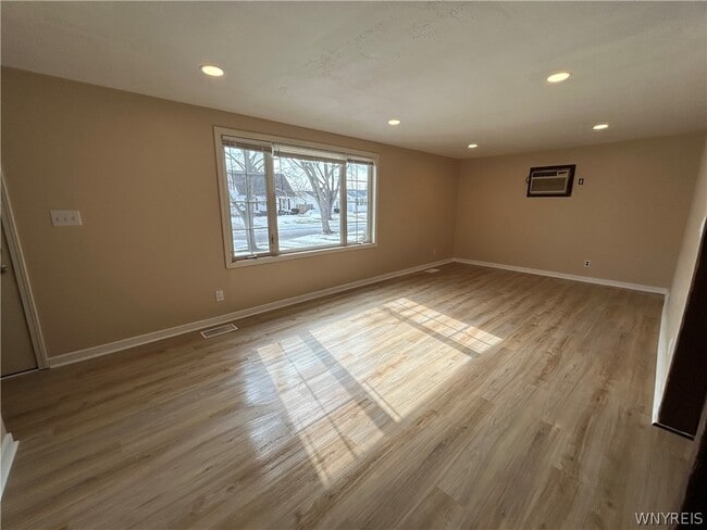 Building Photo - 128 Bannard Ave