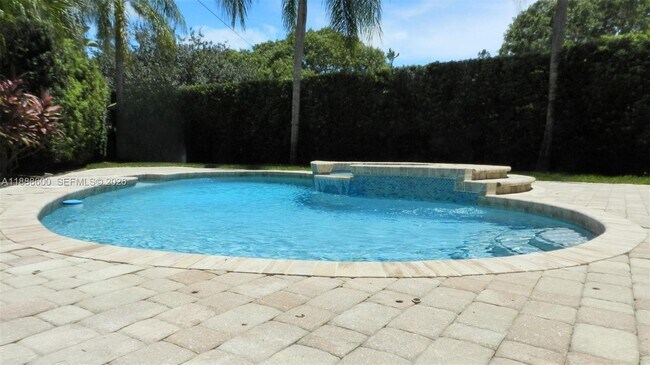 Building Photo - 210 La Costa Ct