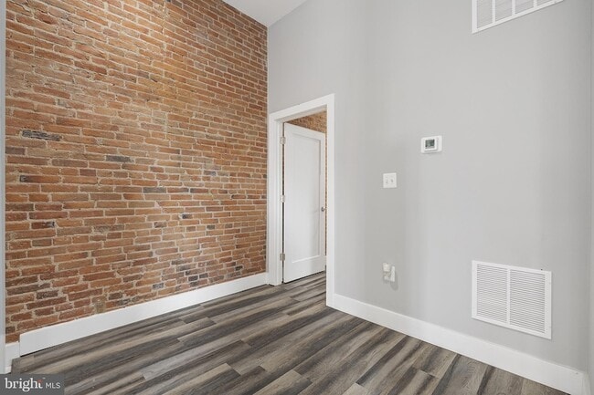 Building Photo - 1235 W Lafayette Ave