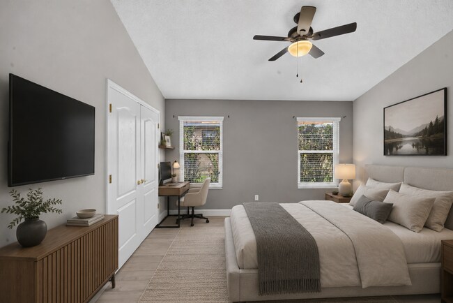 Building Photo - Renovated Brick Home in Gated Community