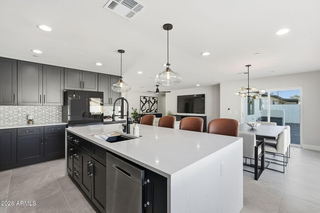 Building Photo - 6420 E Virginia Ave