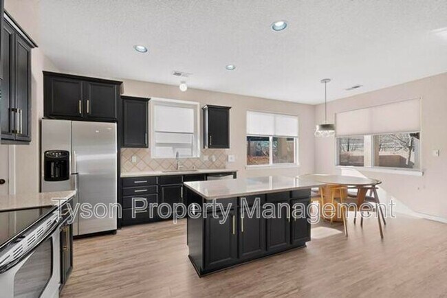 Building Photo - 8523 Waterford Pl NE