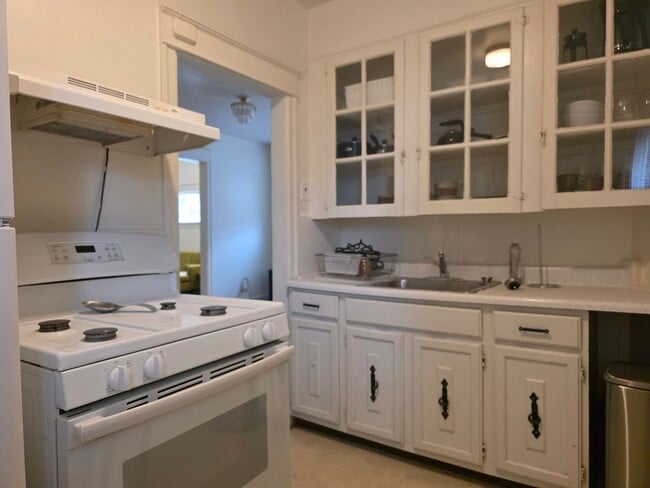 Building Photo - 2701 N Broom St