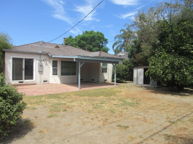 Building Photo - Reduced price on this lovely 3 bedroom Lake Balboa home on McLennan Avenue