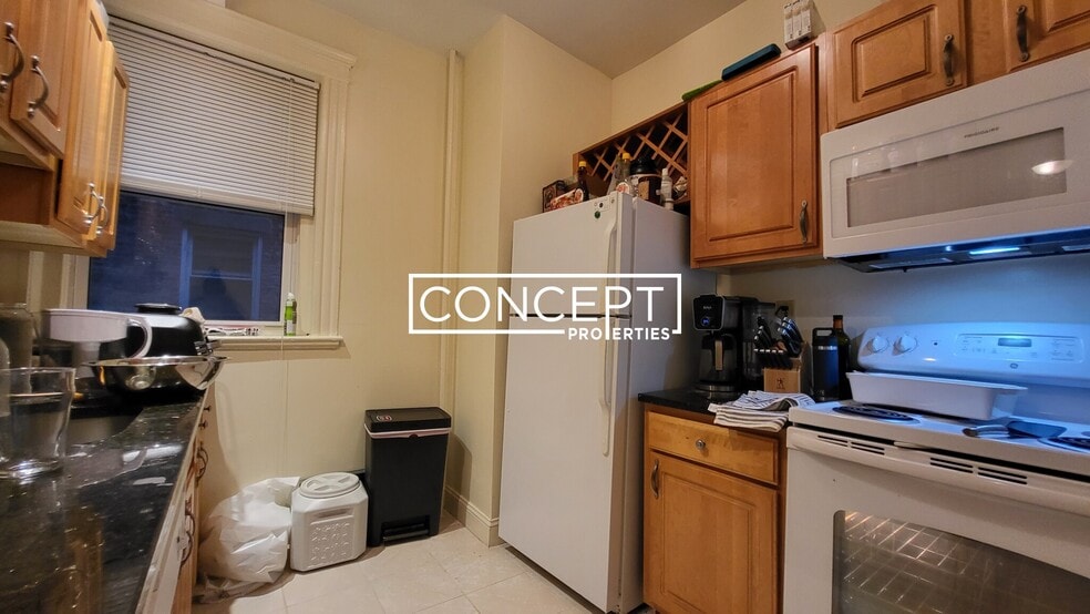 Building Photo - 100 Queensberry St