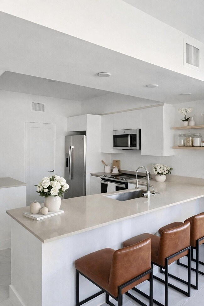 Building Photo - 4189 N Oak Pl