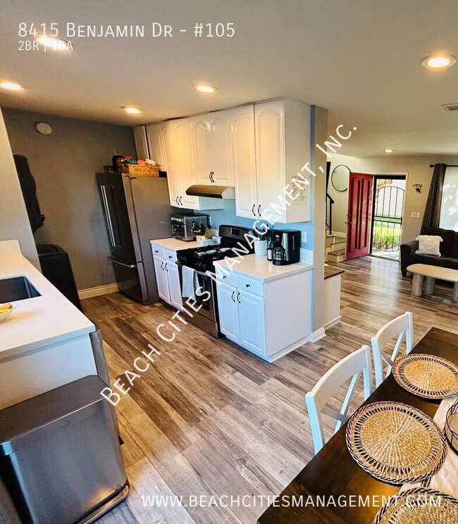 Building Photo - Beautifully Updated 2 Bedroom, 1 Bath with...