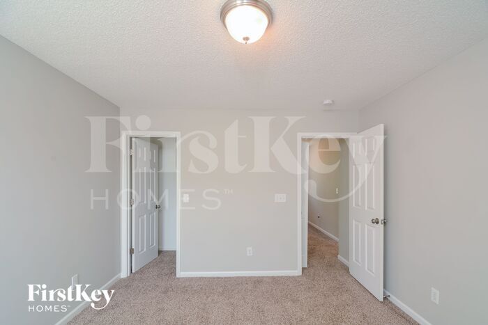 Building Photo - 12323 N Exeter Way
