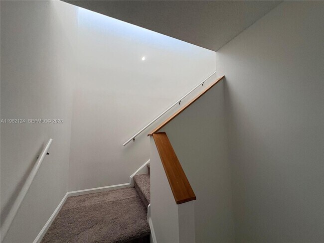 Building Photo - 6579 Via Regina