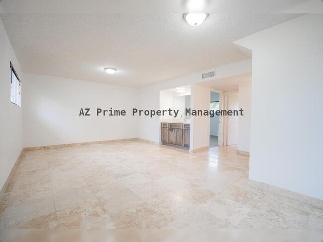 Building Photo - 1104 E Bell De Mar Dr