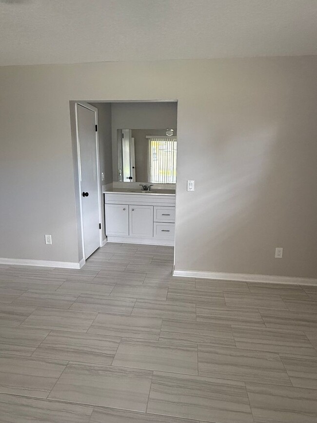 Building Photo - Remodeled Home in Longwood