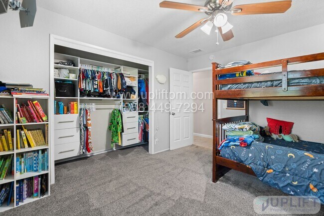 Building Photo - 3 Bedroom 2.5 Bathroom home in Ramona LARG...