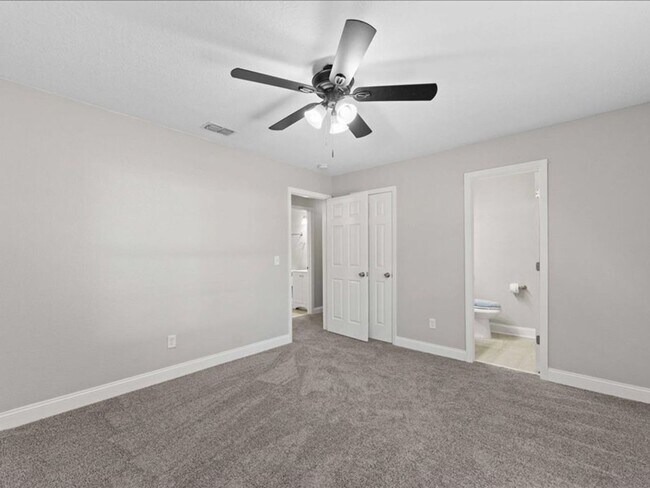 Building Photo - Charming 3 Bedroom Renovated Retreat: Cozy Home with New Upgrades in Serene Neighborhood