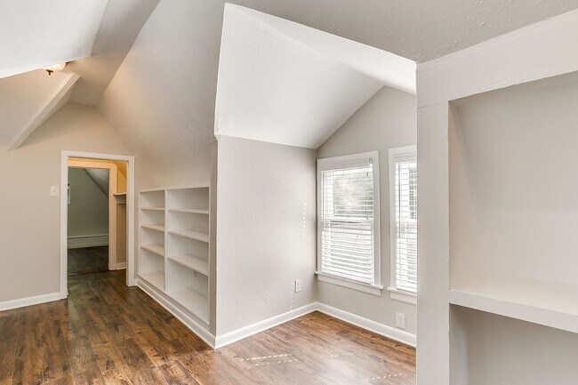Building Photo - 3257 Greene Ave