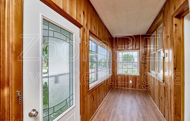 Building Photo - 325 Sigsbee Ave