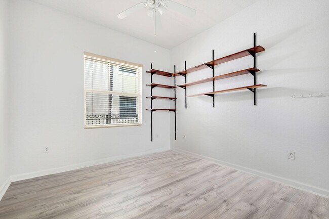 Building Photo - 1650 Presidential Way