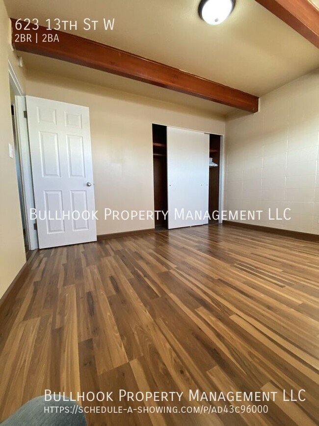 Building Photo - MOVE IN SPECIAL  - $300 off first full mon...