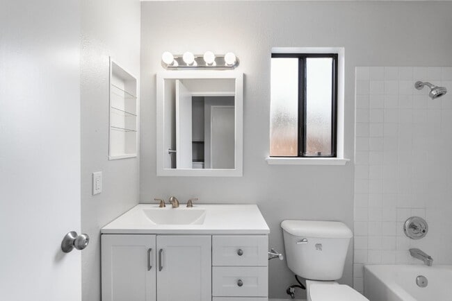 Building Photo - 922 Jungfrau Ct