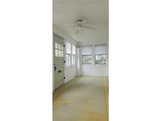 Building Photo - 208 Lake Blvd S