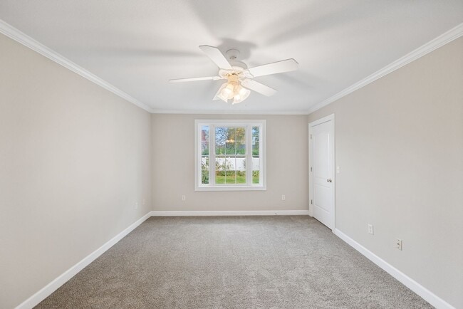 Building Photo - MOVE-IN READY! Quiet Neighborhood near Sho...