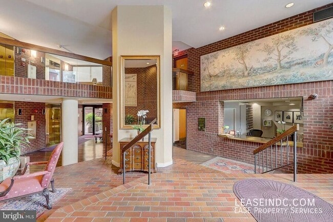 Building Photo - 1099 22nd St NW