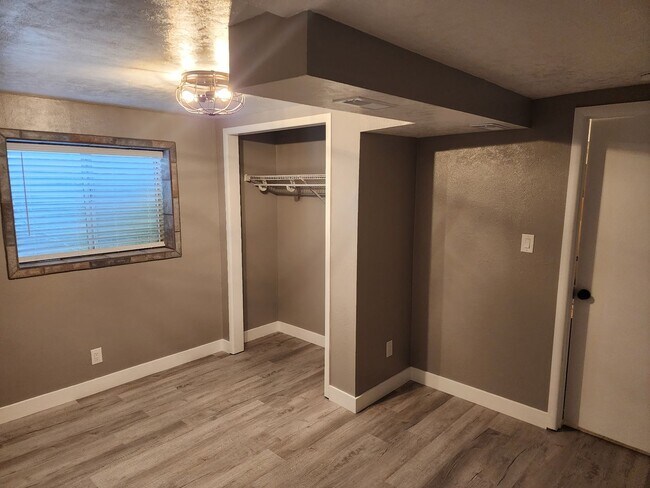 Building Photo - Beautiful Upgraded house in Santaquin