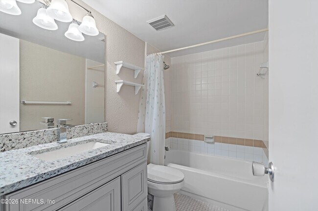 Building Photo - 11 Dondanville Rd