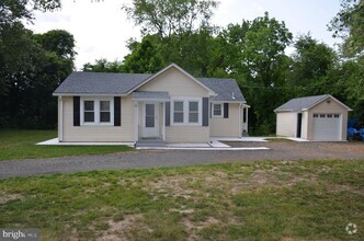 Building Photo - 6912 Mackson Dr