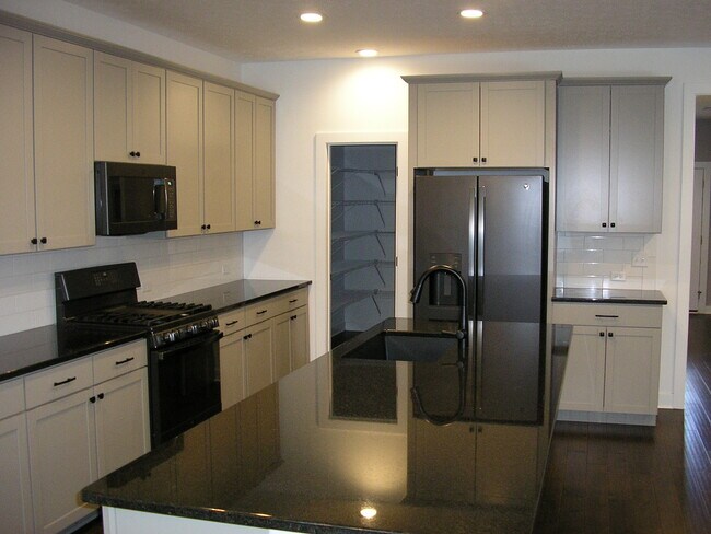 Building Photo - 1222 Warrior Ln