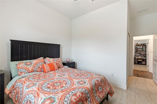 Building Photo - 8692 Little Bluestem Dr