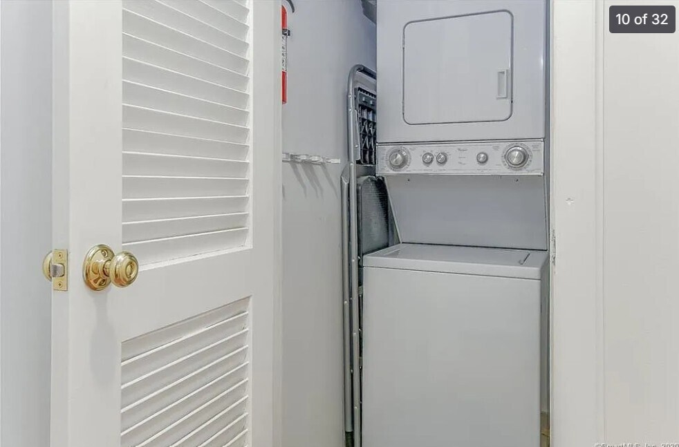 Building Photo - 126 Washington St