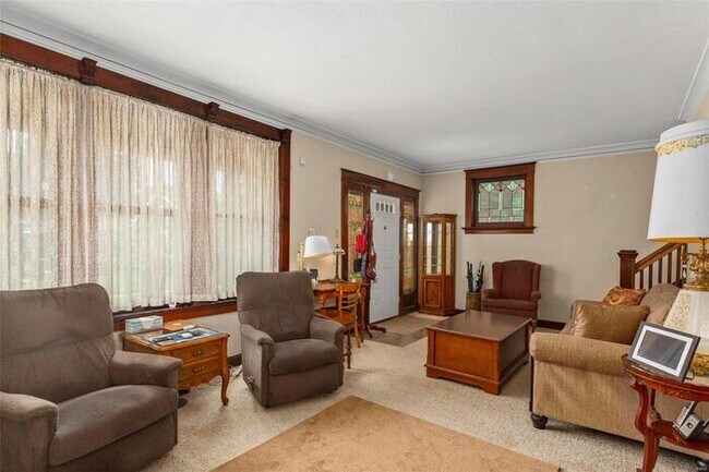 Building Photo - Fantastic 3bd/1.5ba home! Coming soon!