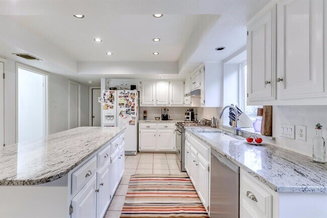 Building Photo - 11418 Pradera Dr