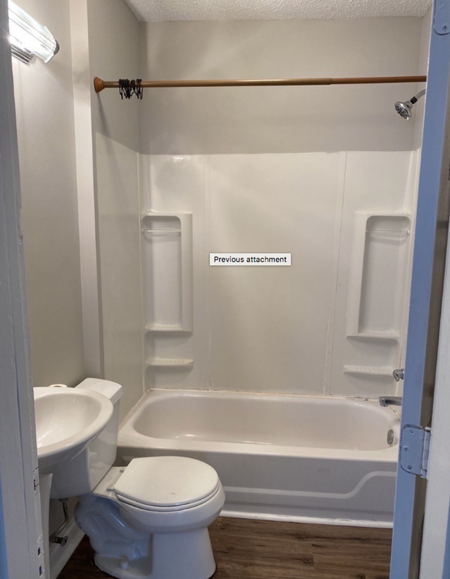 Building Photo - Updated 2 bed 1 bath home - 10 Minutes to ...