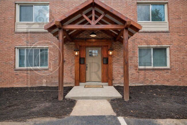 Building Photo - Avail July 1: 2BR Apt in Crafton, 1 Off Street Parking, AC, W/D included, Quartz Countertops, DW,...