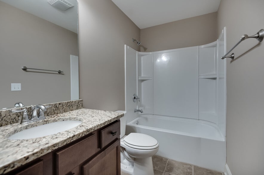 Building Photo - 104 Ambassador Private Cir