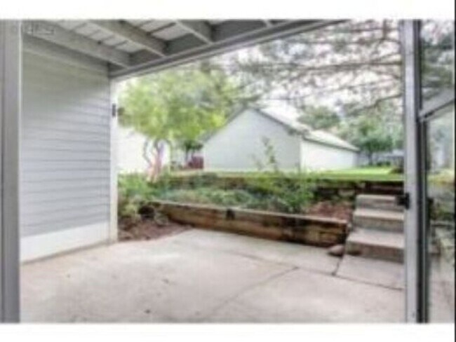 Building Photo - Inviting 2-Bedroom Condo Near Shopping & Dining | Available Early July